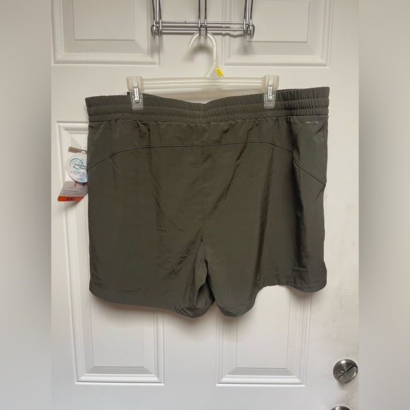Mondetta Women's Olive Athletic Shorts - XXL - Picture 2 of 8